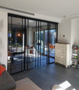 Puerta con cristalera - Grupo Krono Art