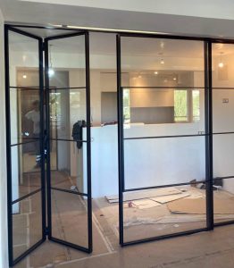 Puerta doblada minimalistas de interior - Grupo Krono Art